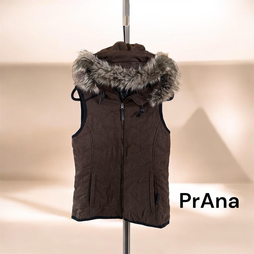 โค๏ธ Prana Chocolate Brown Quilted Vest with recycled wool